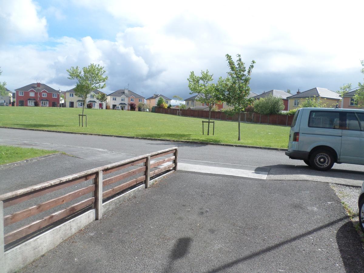 Apple Guest House Loughrea Extérieur photo